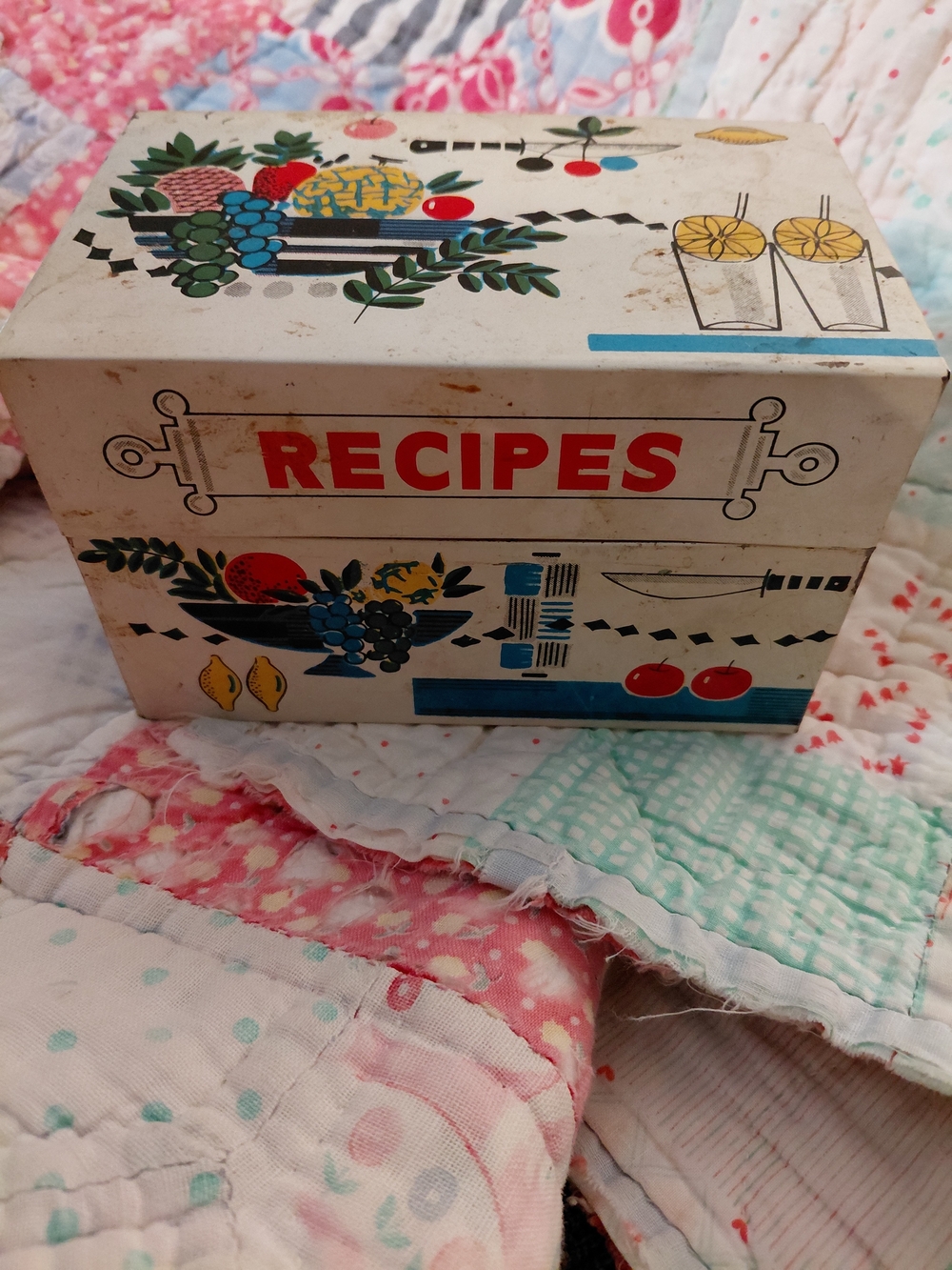 Vintage Recipe Card Box With Recipes - Picture 4 of 4